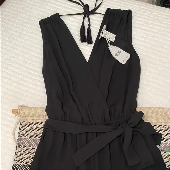 🖤NWT🖤 Flowy V-neck & Wide leg Black Jumpsuit - Picture 3 of 10